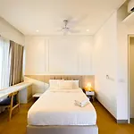 Lucentia Residences By Moonlight Home Stay!