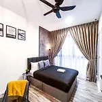 Millerz Square Kuala Lumpur - Sky Pool & Gym - Free Parking, Wifi