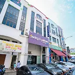 Swing & Pillows - Kl Kuchai Lama