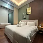 Royce Residences By Romeo Bnb