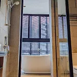 Scarletz Suite By Skyscraper