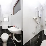 Oyo 304 Zero Hour Hotel