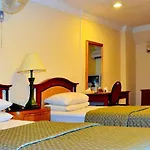 Lotus Family Hotel Medan Tuanku