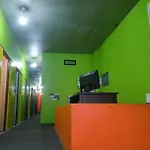The Longhouse Travellers Inn - Hostel