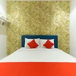 Oyo 90121 Summer House Bed & Cafe