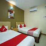 Oyo 43958 Enrich Hotel