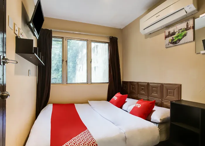 Oyo 43927 Sassana Hotel