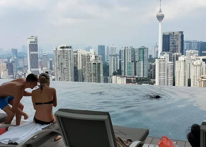 Lucentia Lalaport Bbcc, Stuning Infinity Pool