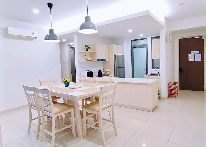 Near Mid Valley Old Klang Rd Kuala Lumpur 12Pax