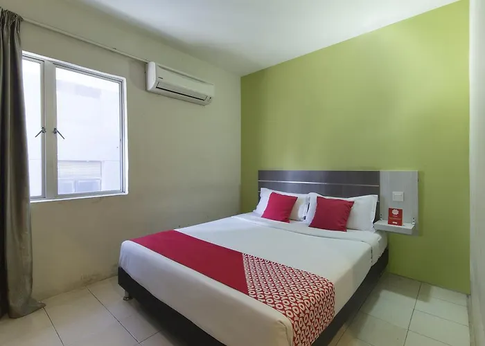 Oyo 182 Simms Grand Inn