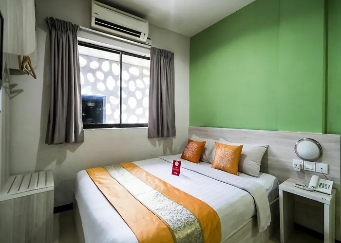 Oyo Rooms Pwtc Lrt Station