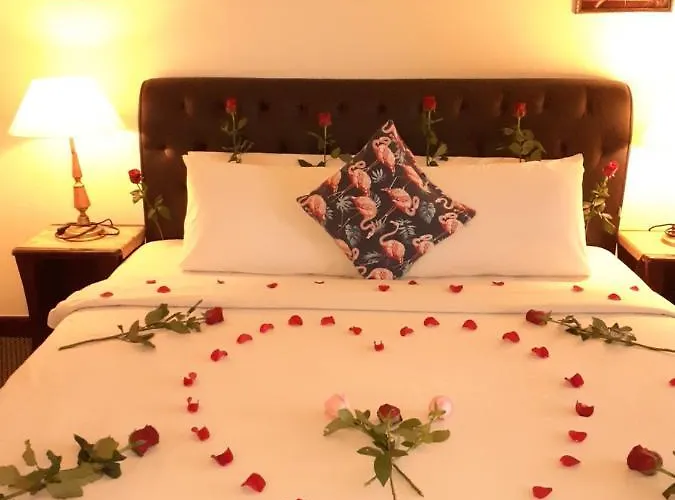 Peaceful Service Suite At Times Square