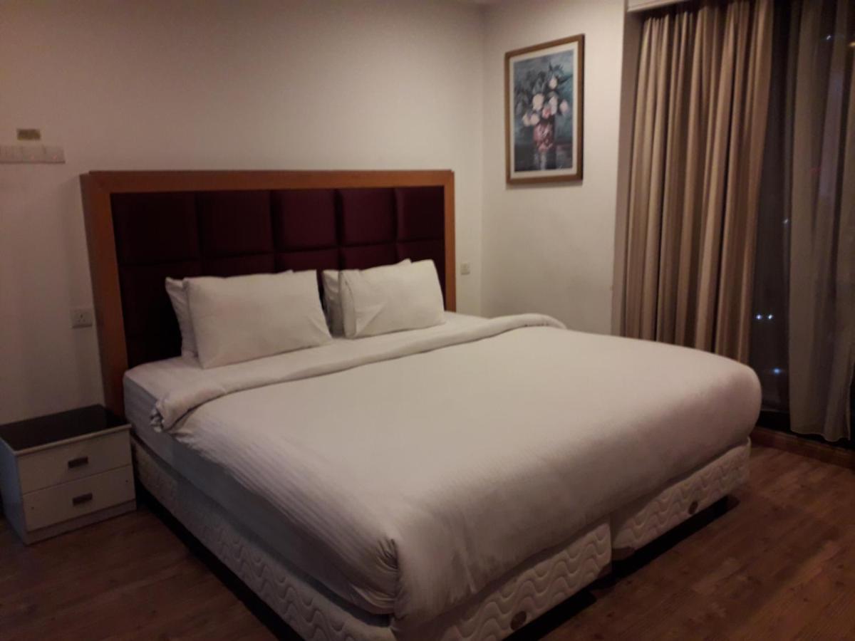 Golden Dream Service At Times Square Khách sạn 4*