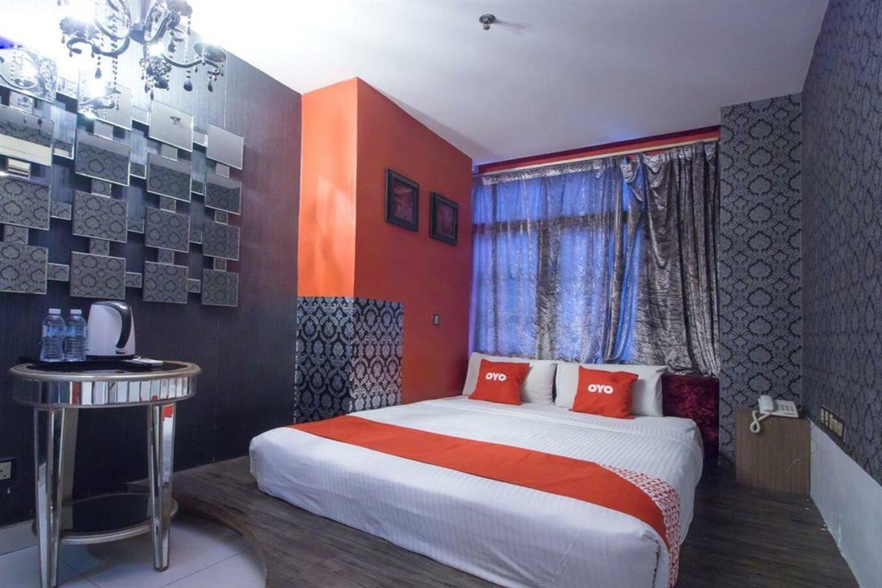 Oyo 89494 Max Star Hotel 2*