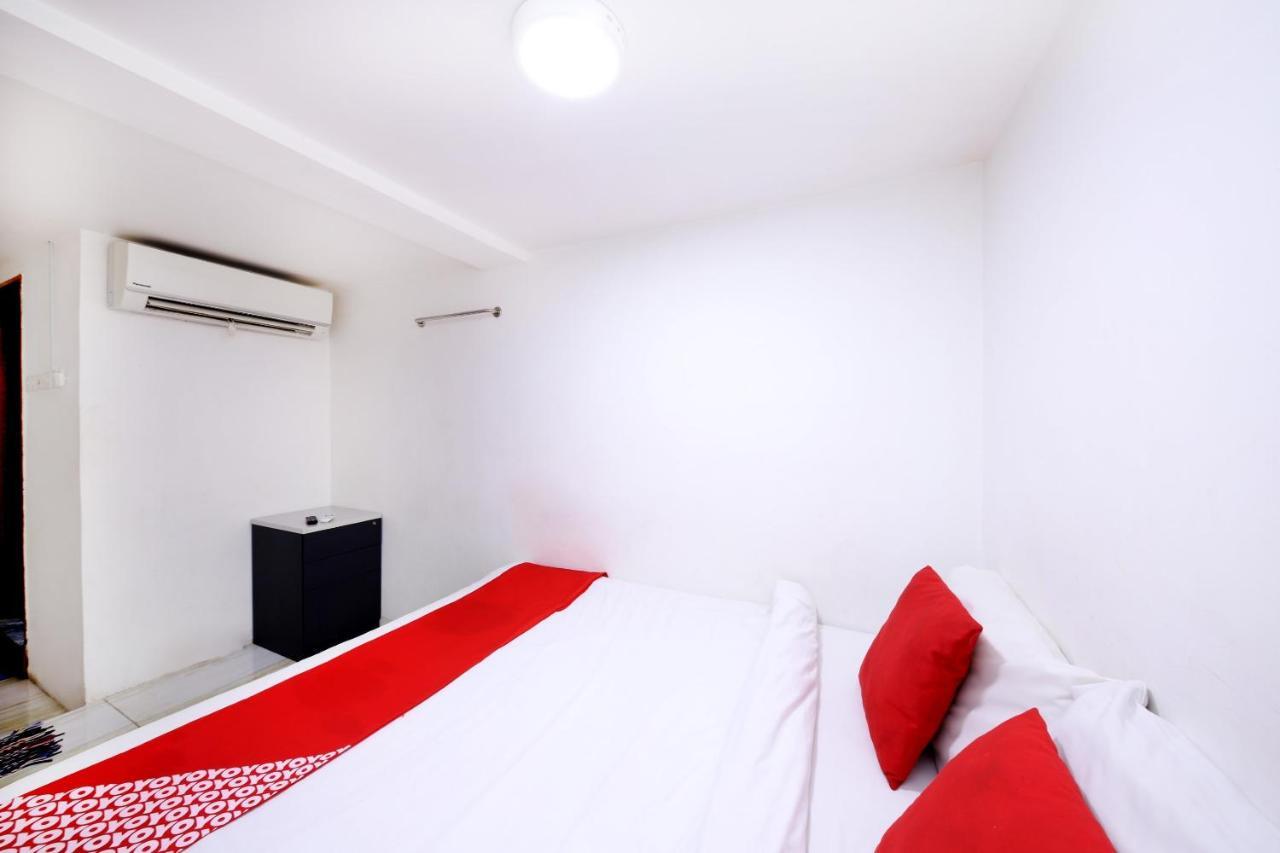 Oyo 334 Everest Hotel 2*