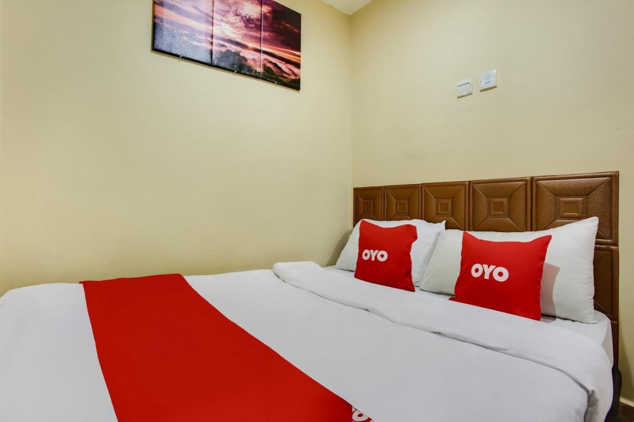 Oyo 43927 Sassana Hotel