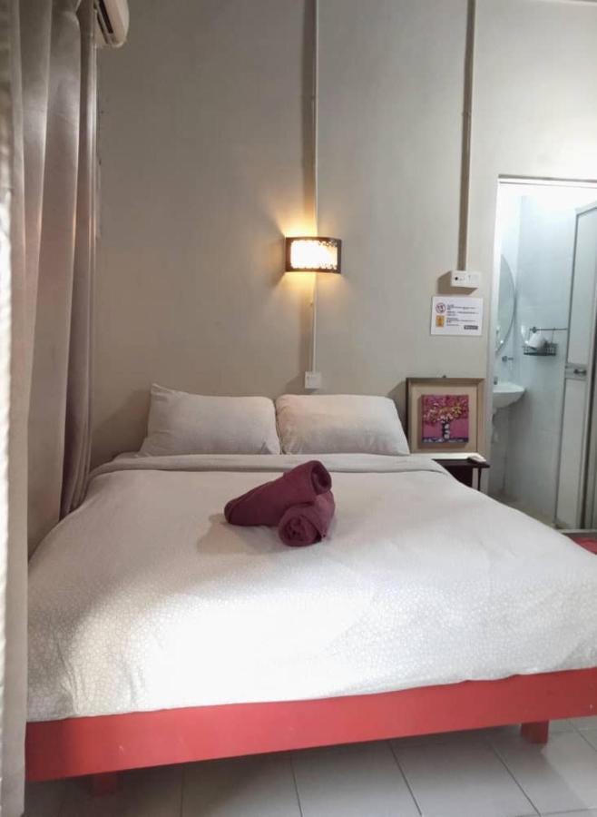 Birdnest Guesthouse, Gaia Rooftop Cafe Hostel *