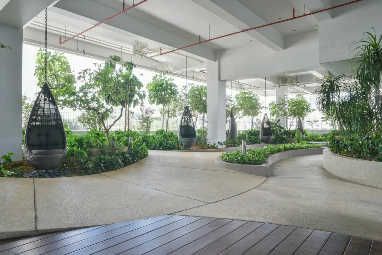 Mid Valley 1km Away Verve Old Klang Road *