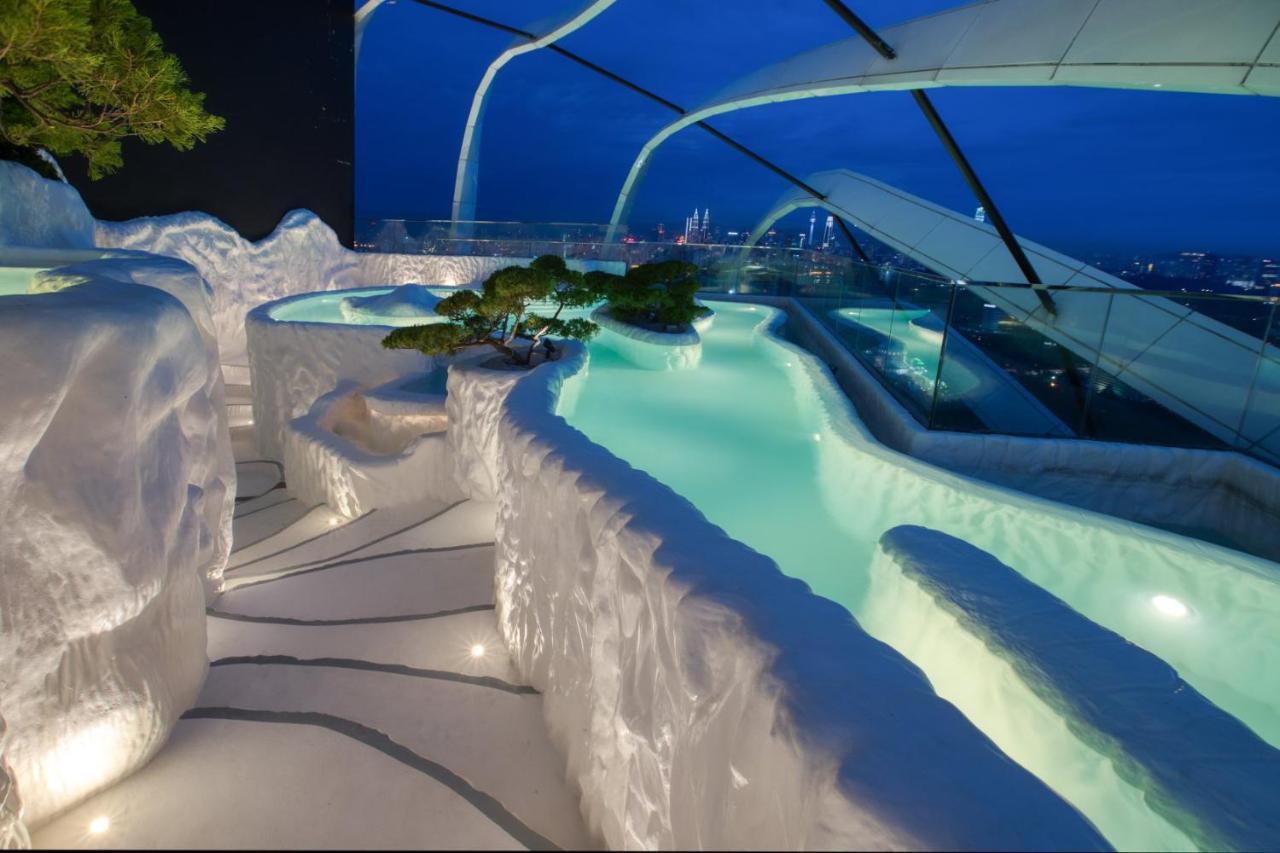 Arte Mont Kiara Luxury Suite With Heated Jacuzzi Pods - Free Parking - Next To Mitec- By The Stay Hub * Kuala Lumpur