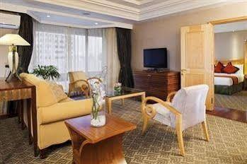 Crowne Plaza Mutiara Hotel 5*