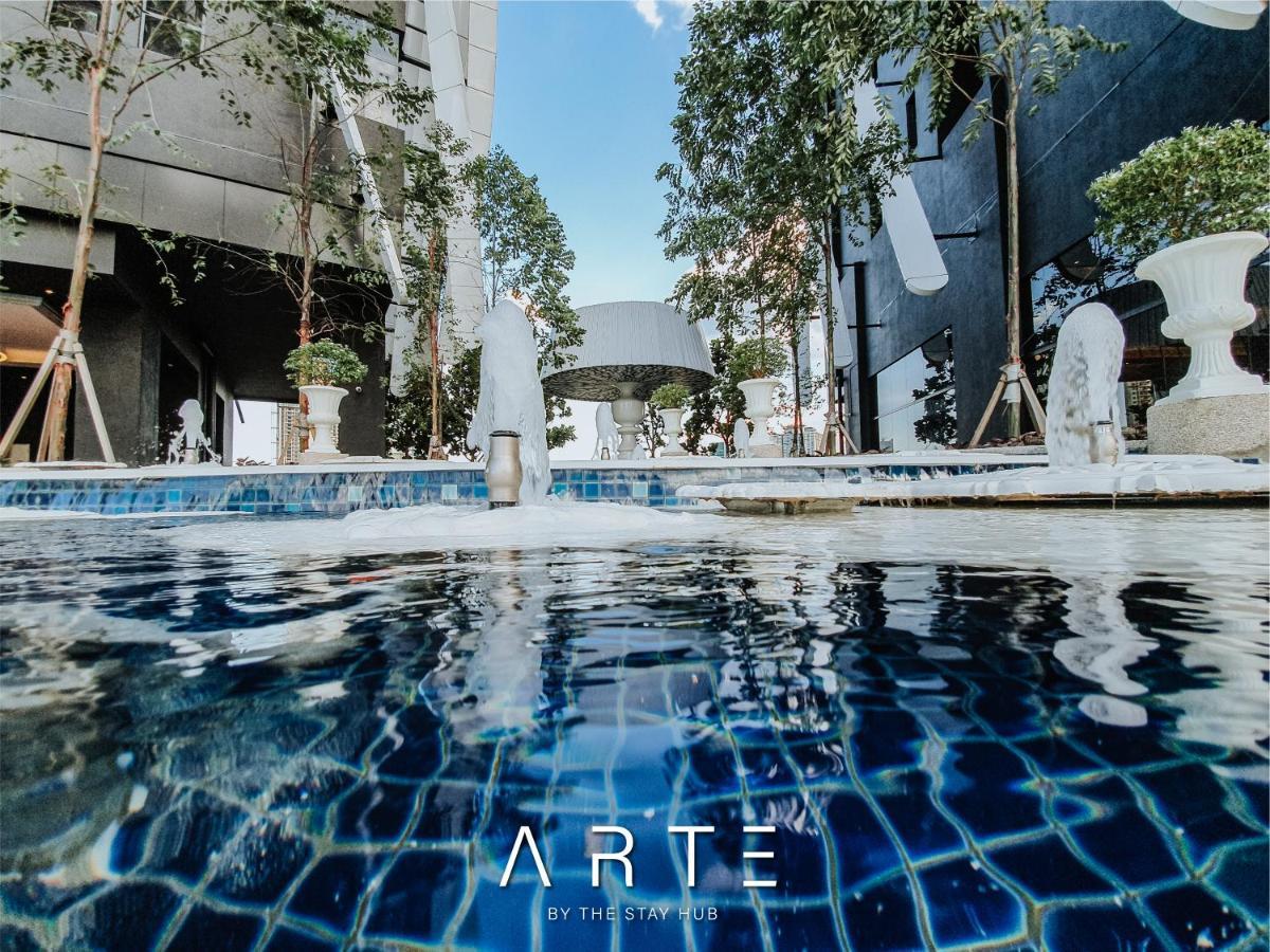 Pangsapuri Arte Mont Kiara Luxury Suite With Heated Jacuzzi Pods - Free Parking - Next To Mitec- By The Stay Hub