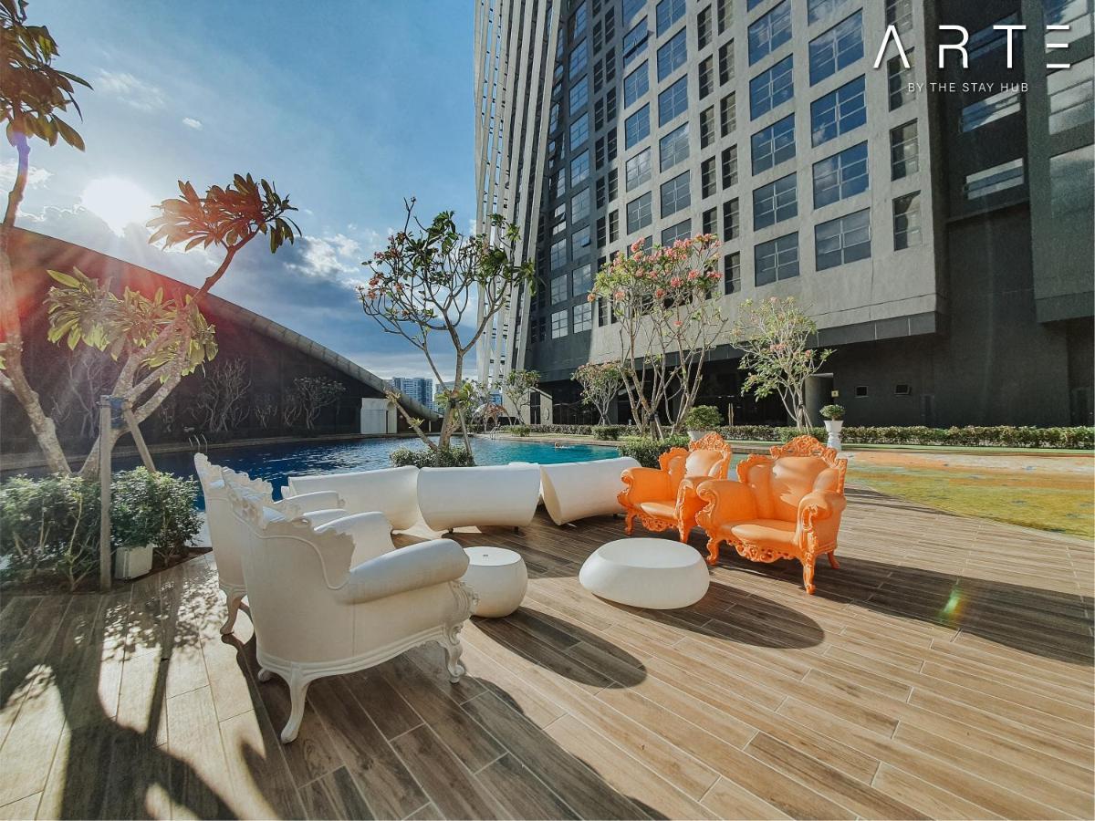 Pangsapuri Arte Mont Kiara Luxury Suite With Heated Jacuzzi Pods - Free Parking - Next To Mitec- By The Stay Hub Kuala Lumpur