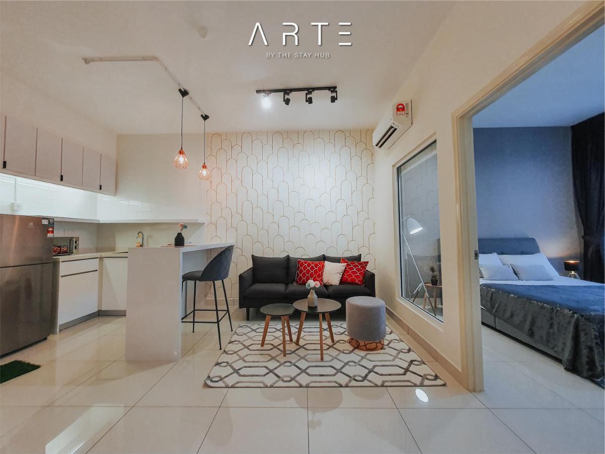 Pangsapuri Arte Mont Kiara Luxury Suite With Heated Jacuzzi Pods - Free Parking - Next To Mitec- By The Stay Hub *