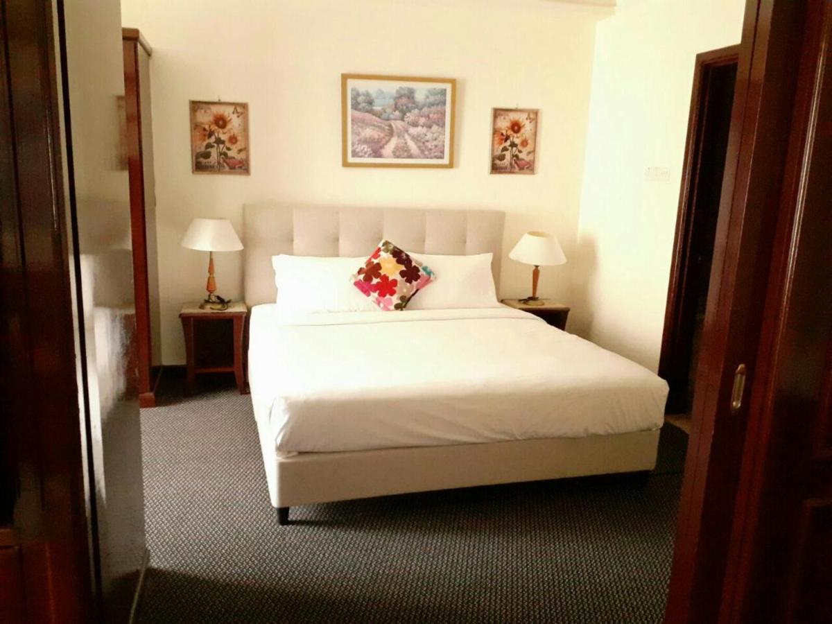 Peaceful Service At Times Square Apartment