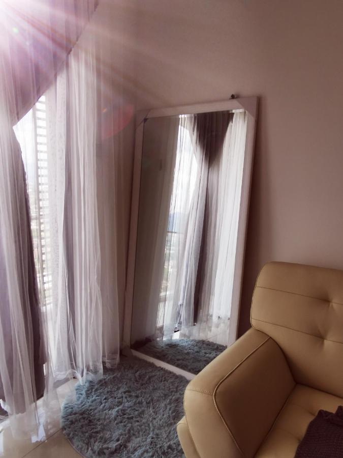 958 M² Dengan 3 Kamar Tidur Dan 2 Kamar Mandi Pribadi Di Kepong / Sri Damansara