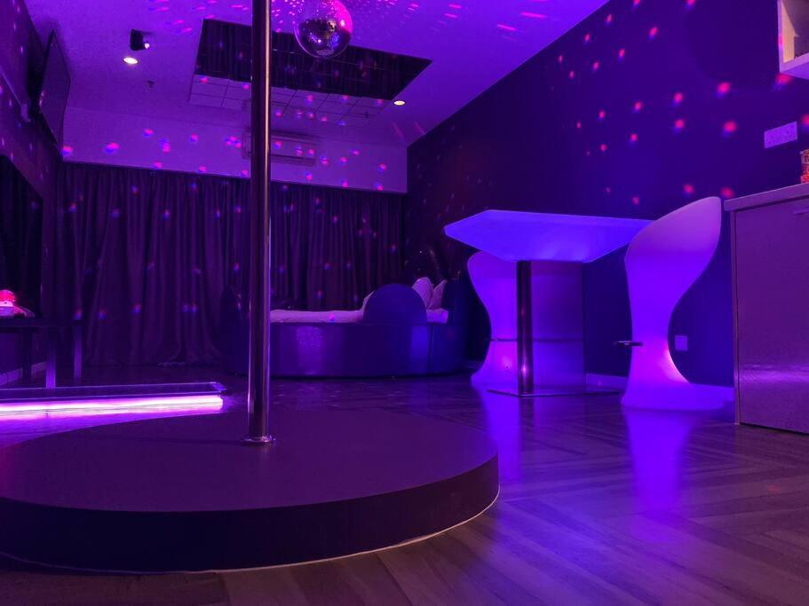 Apartment Mercu Summer - Purple Love Fun