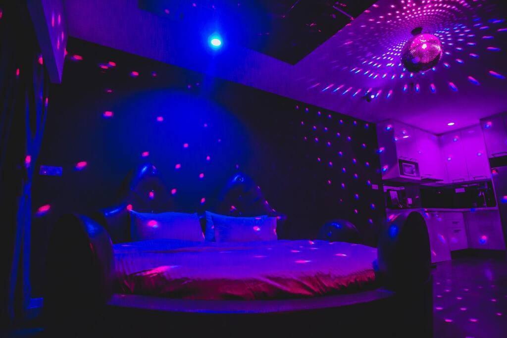 Apartment Mercu Summer - Purple Love Fun *