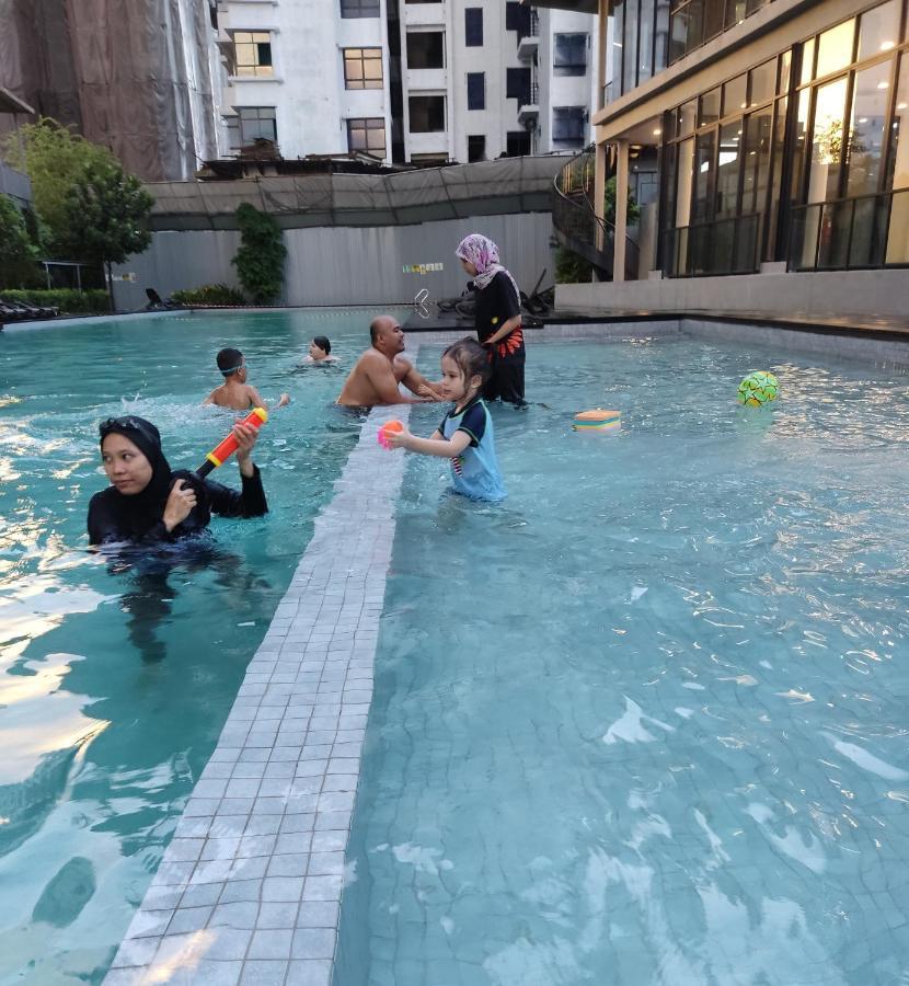 Astoria Ampang, 6pax - Near Klcc, Zoonegara, Ampangpoint Mall Homestay