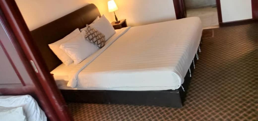 Lexus Service Aparthotel