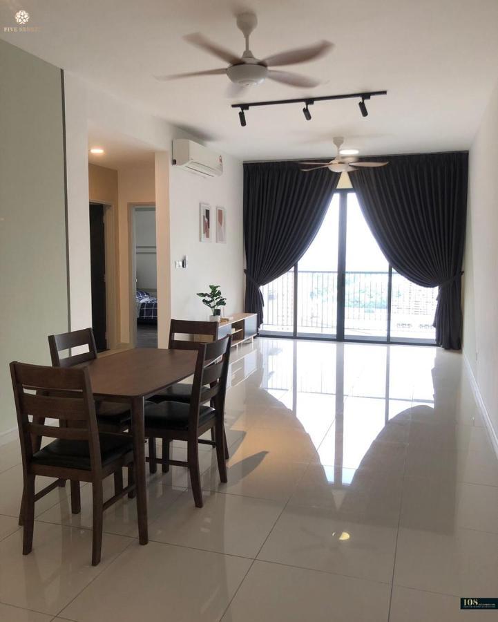 Riana South Condominium