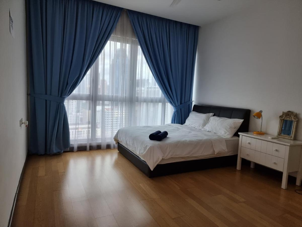 Wonderful Blue View @regalia Apartment