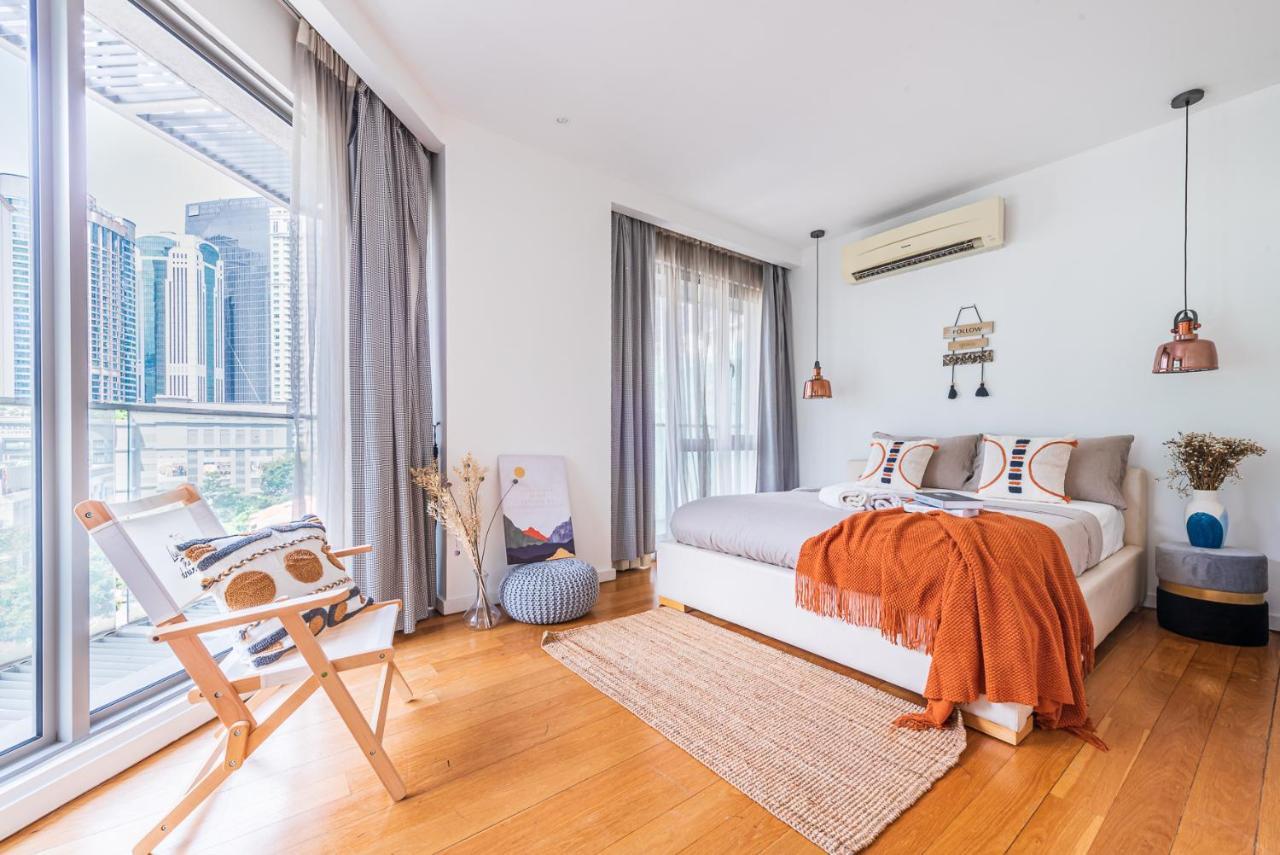 Fairlane 2mins Walk To Bukit Bintang Sunset View 2br 8-1 Wifi 100mbps Kuala Lumpur