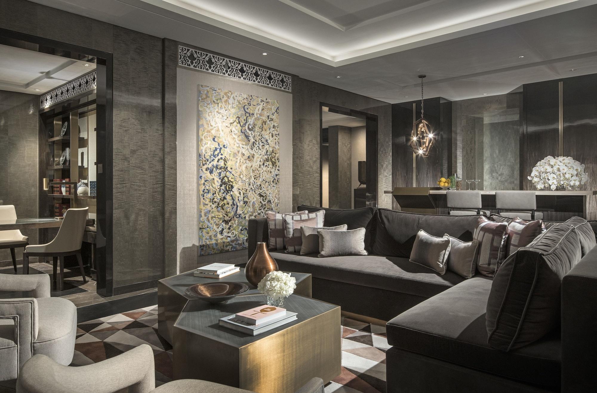 Four Seasons Hotel 5*