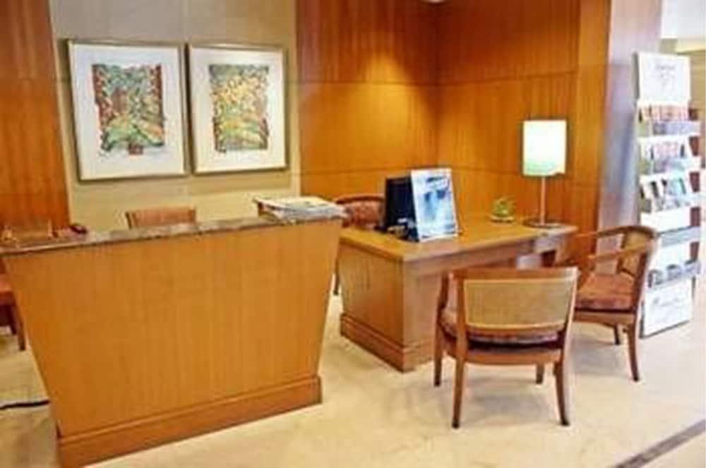 Plaza Grand Hotel 3*