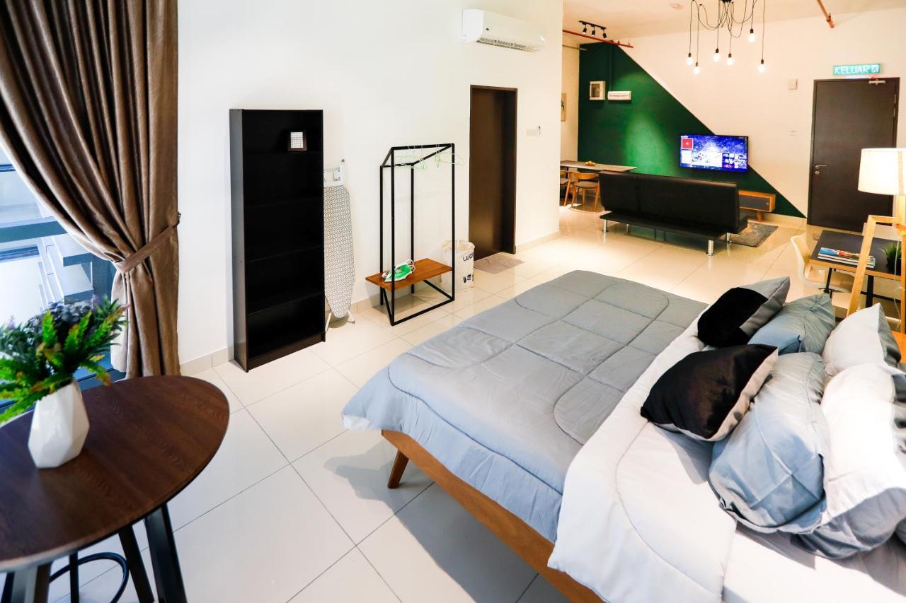 3 Tower By Plush Apartemen
