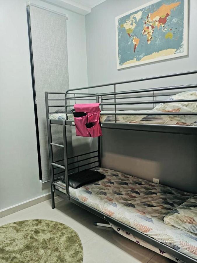 3 Bedrooms Short At Klcc Apartment *