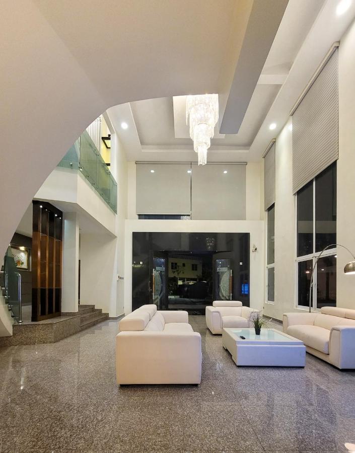 B1. The Big House With Pool @ Kl Cheras Midah Vila Kuala Lumpur