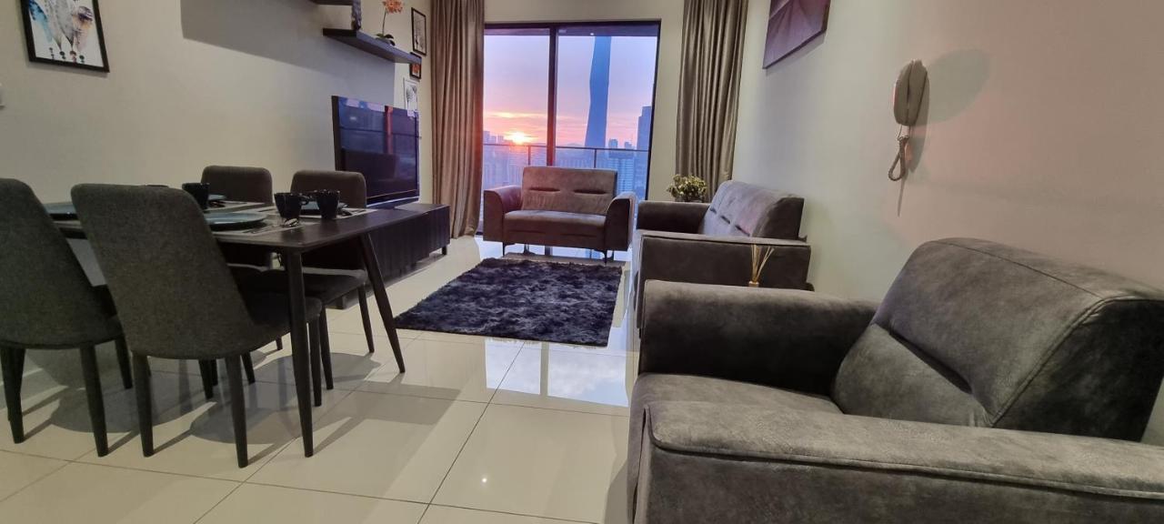 Continew By Mikey - Premium Unit Apartment