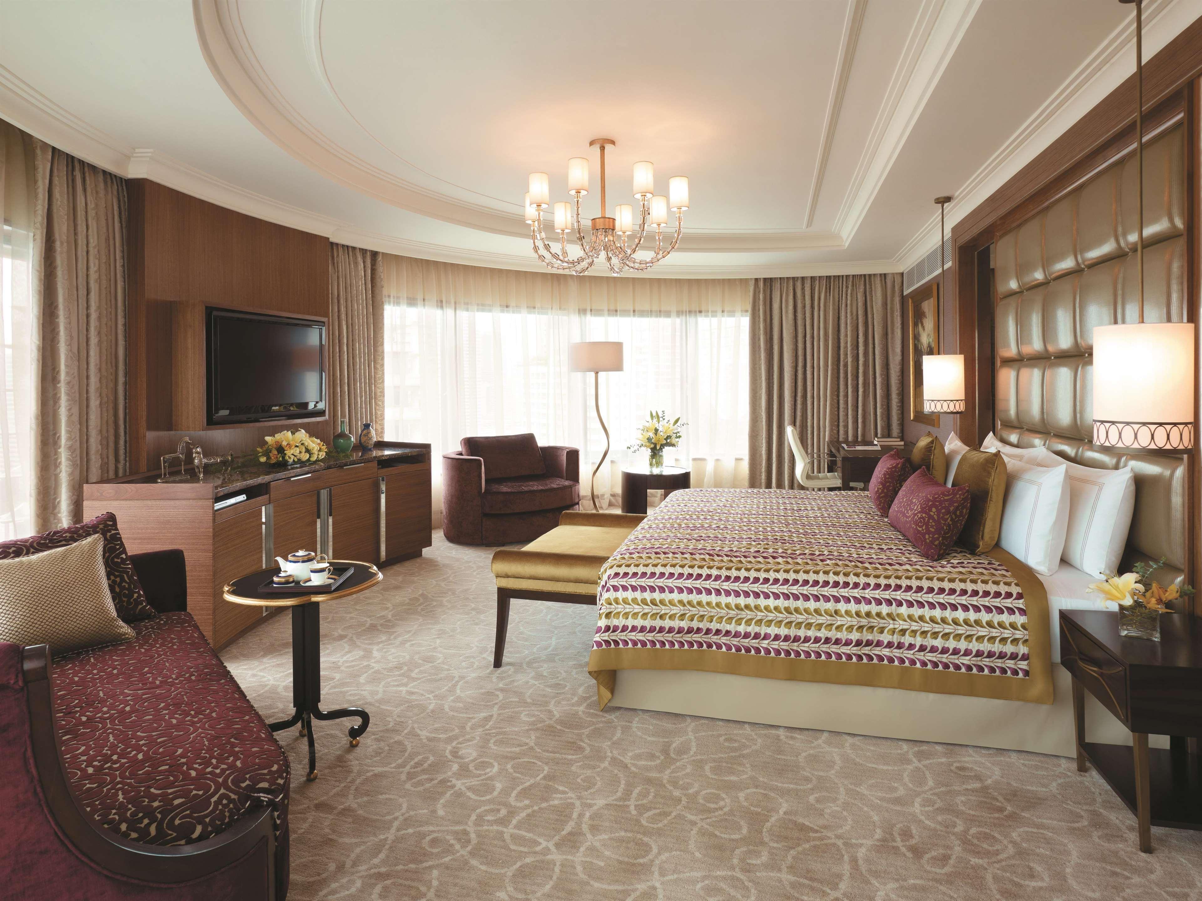 Hotel Shangri-la 5*