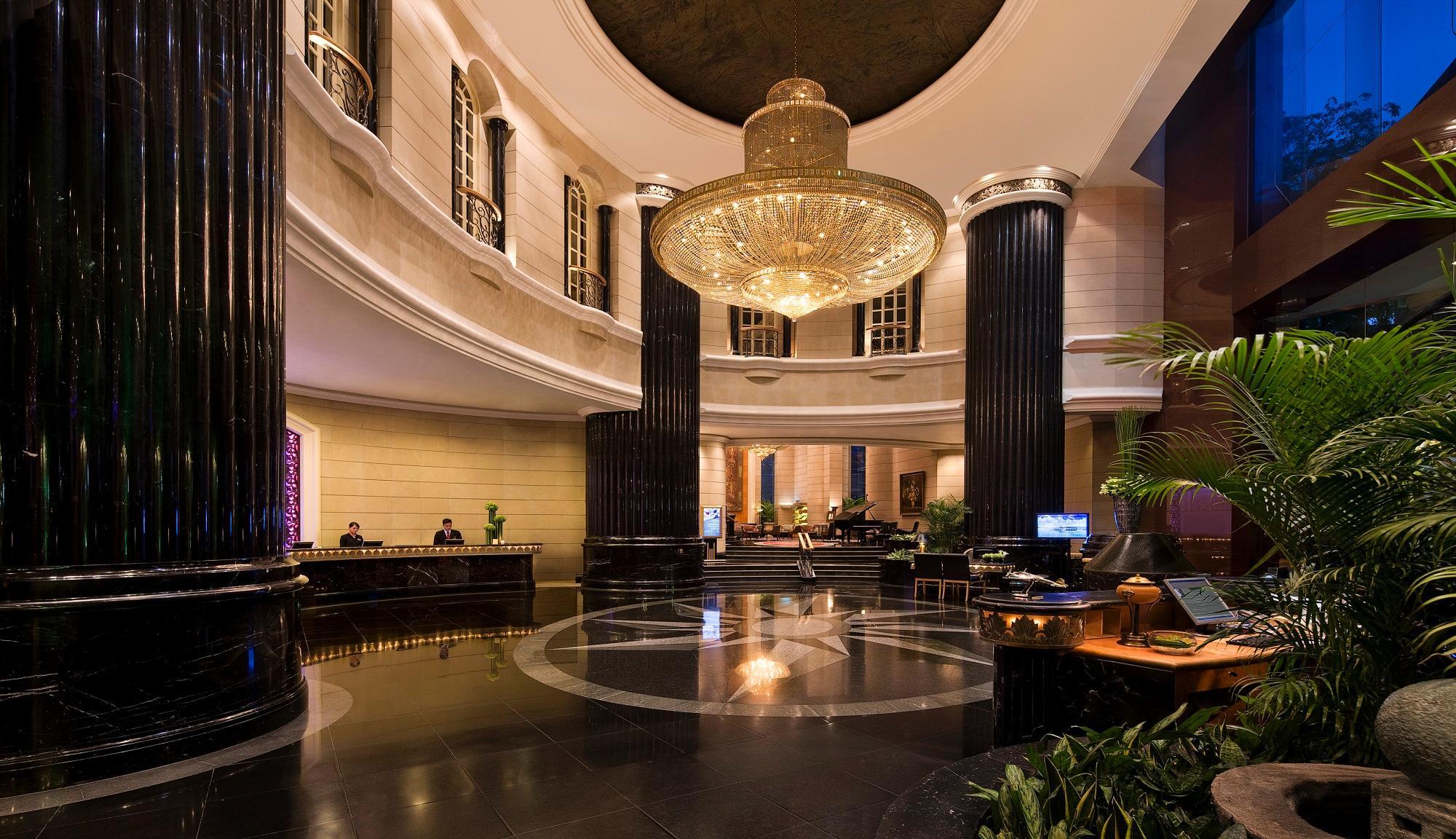Hotel Renaissance & Convention Centre 5*