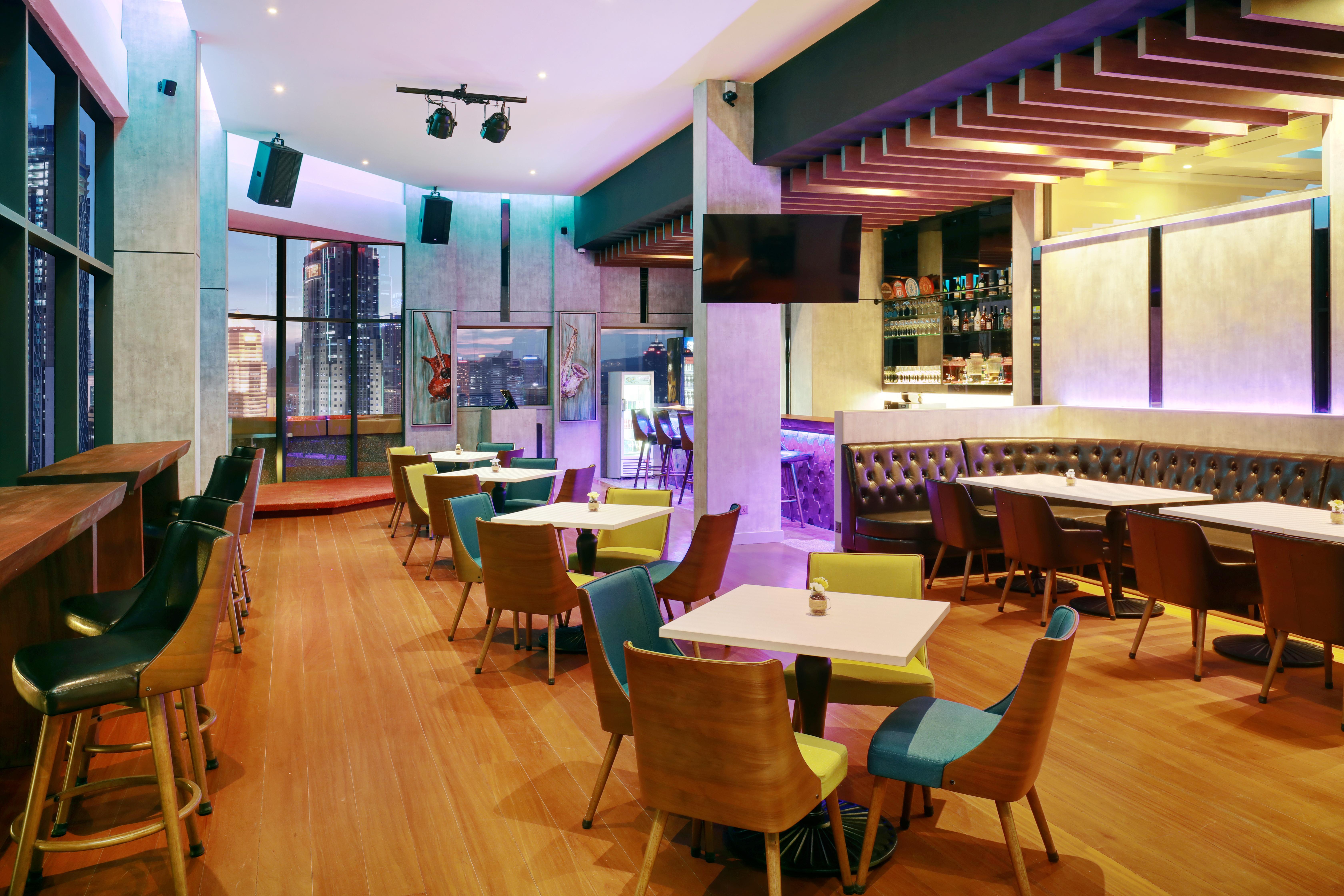 Ibis Centre Hotel 4*