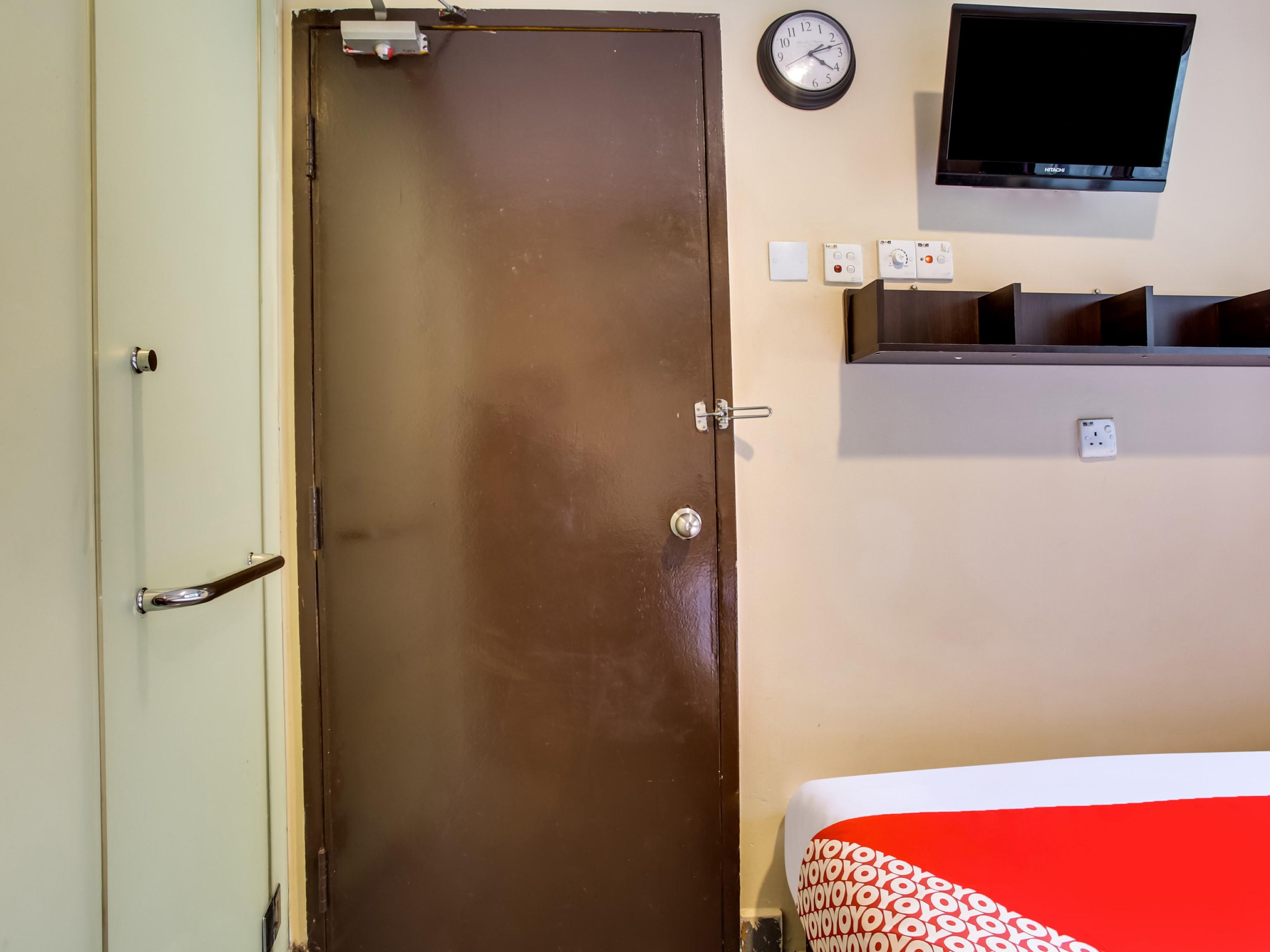 Oyo 43927 Sassana Hotel 2*