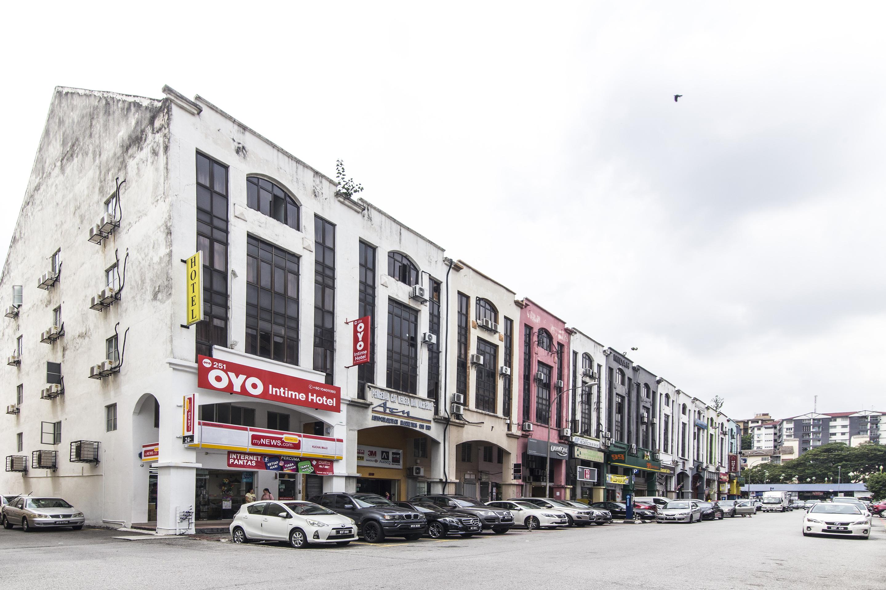 Hotel Oyo 251 Intime