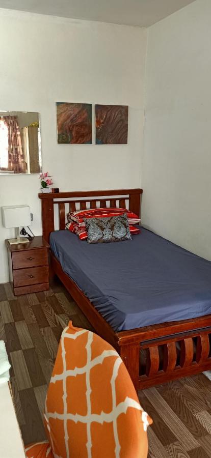 Budget Supersinglebed Bedroom In Aman Puri, Kepong * Kuala Lumpur