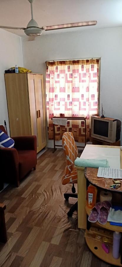 Homestay Budget Supersinglebed Bedroom In Aman Puri, Kepong *