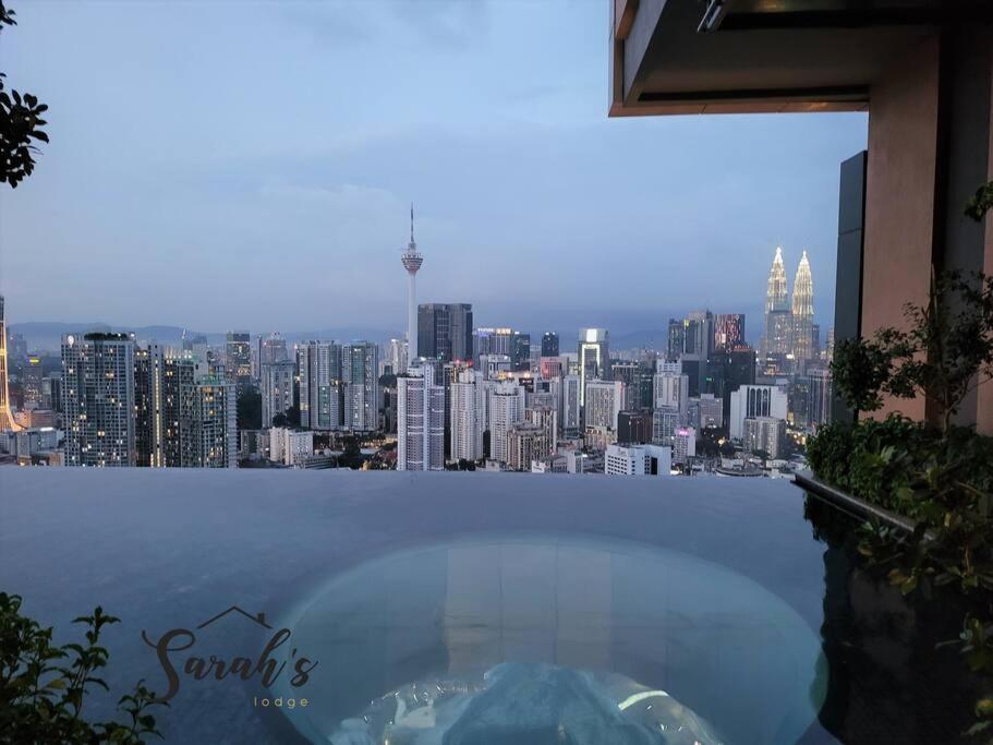 Lucentia World Class Facilities Infinity Pool Stunning View Apartemen